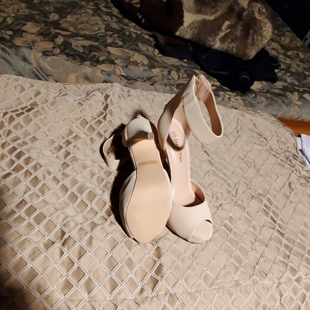 Platform High Heels - Picture 4 of 4
